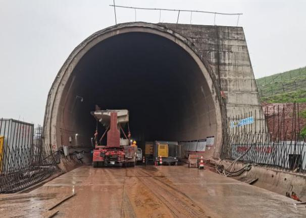 重庆东环铁路机场隧道重大病害整治工程