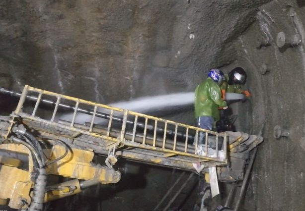 北京瑞威宜万铁路齐岳山隧道