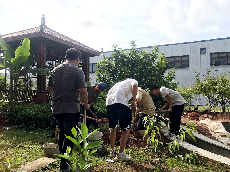 劳动最光荣 奋斗最幸福