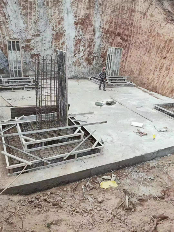 线路基础浇筑