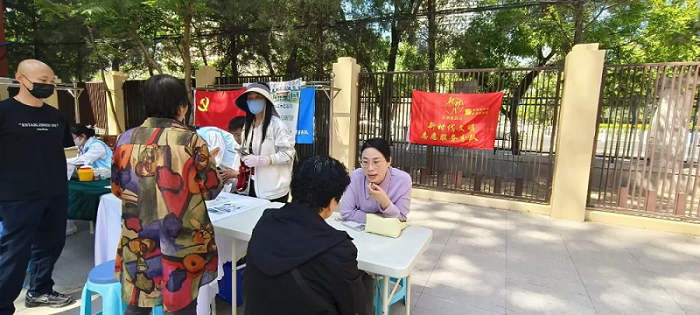 粽香迎端午 普法润民心——王超律师深入冬奥村社区开展新时代文明实践公益法律服务
