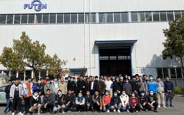 合肥工业大学机械设计制造及其自动化专业的师生们走进安徽省湖南商会常务副会长企业——富通环保节能科技股份有限公司进行参观学习