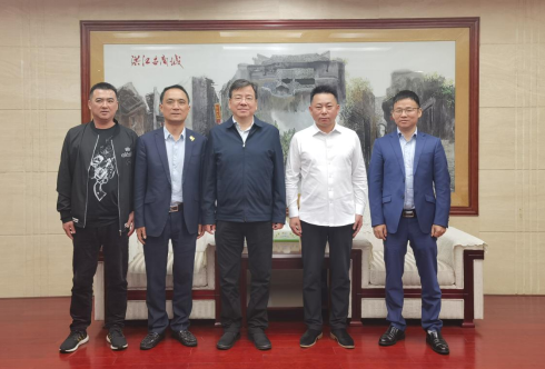 湖南省工商业联合会张健主席接见安徽省湖南商会张友吉会长一行