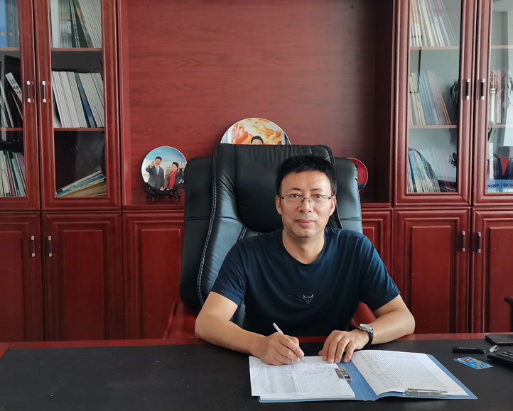 余绍兵：博文中学分管教学副校长