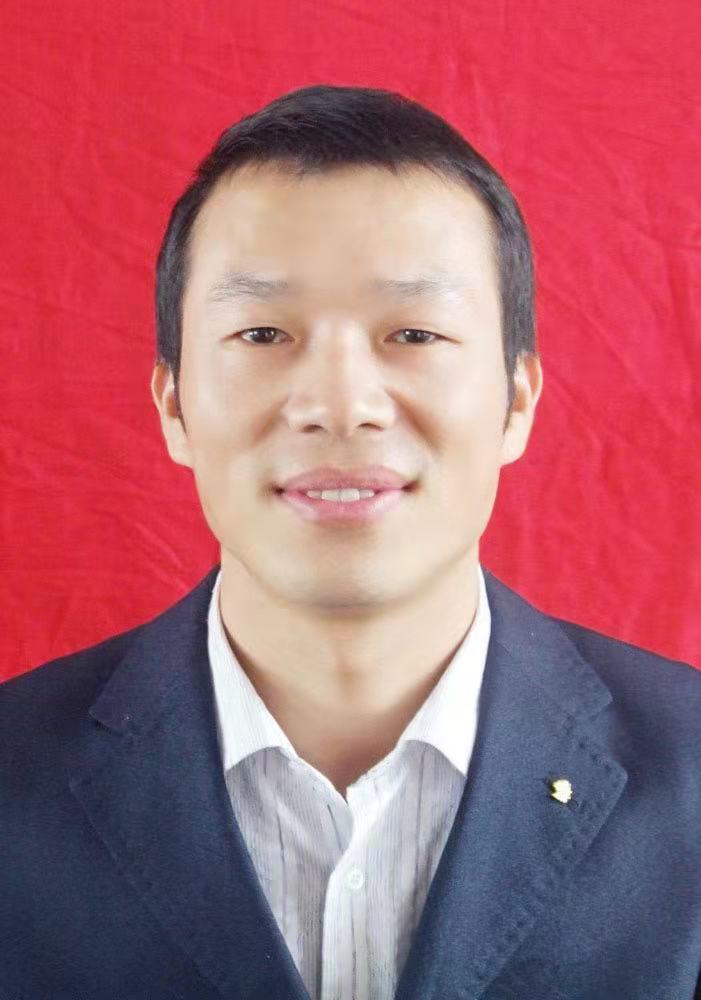 吴事标：博文中学招生办主任
