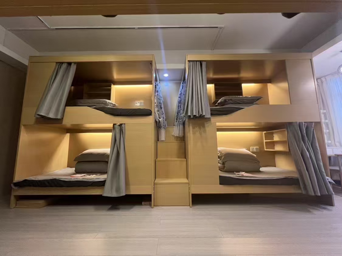 什么类型的床适合斜顶卧室？