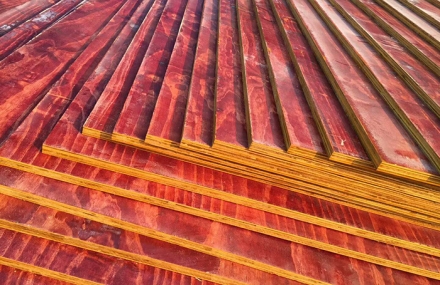 如何挑选性价比高的建筑模板品牌呢？