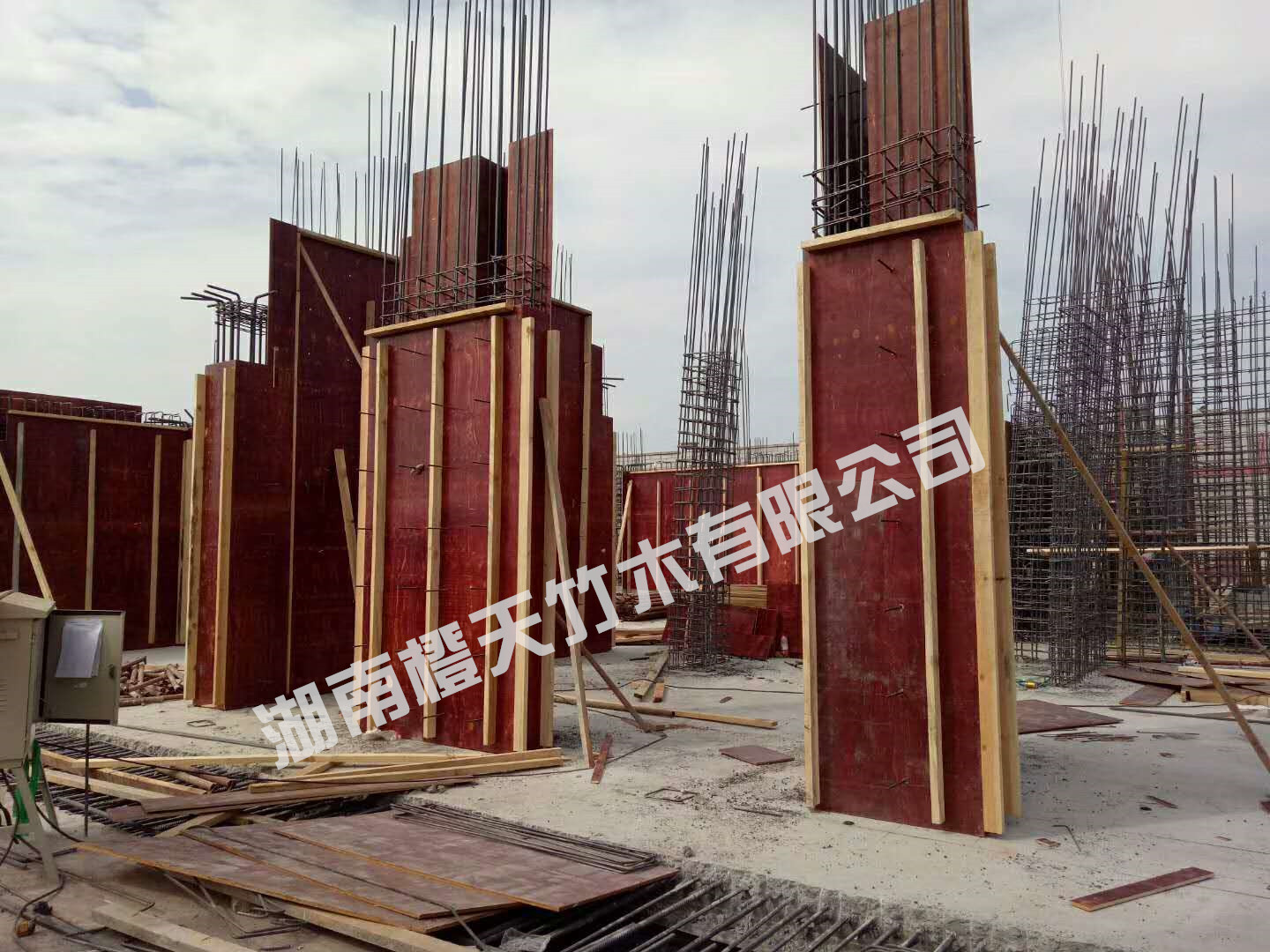 好的建筑木模板应具备哪些特点呢？