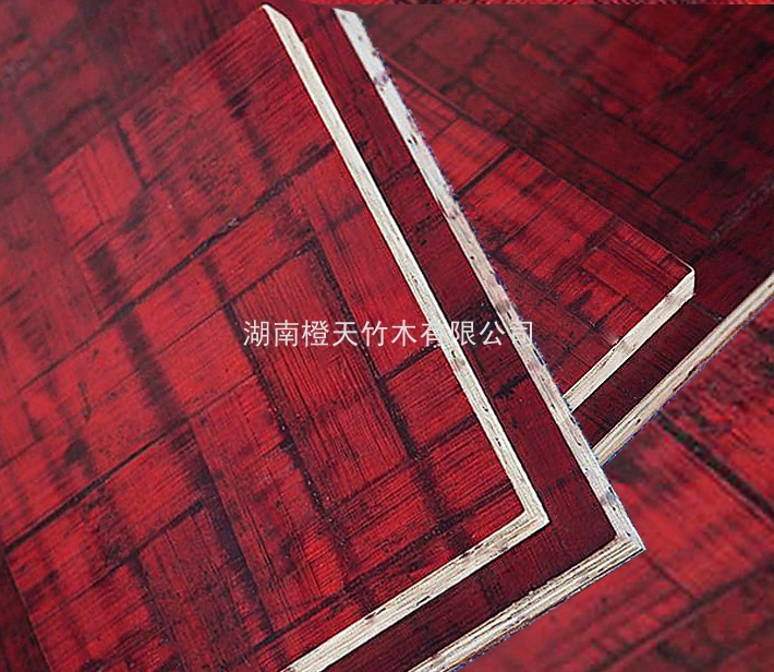 当12mm党还在争论安全冗余时，8毫米竹胶板已用性价比“血洗”工地