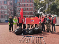 芜湖湖南商会雷锋志愿服务队在行动