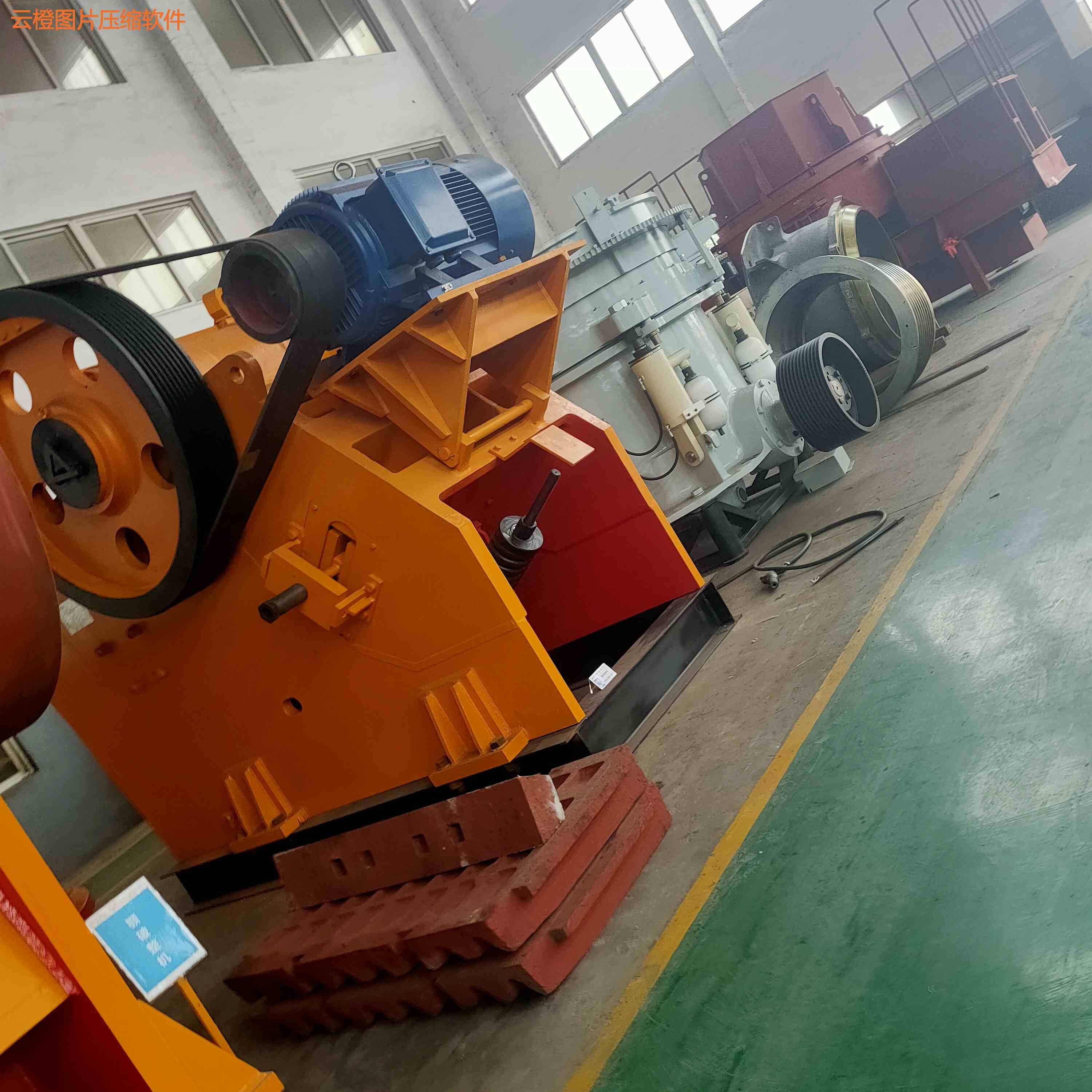 与浙江某知名破碎机企业共同打造骨料生产线