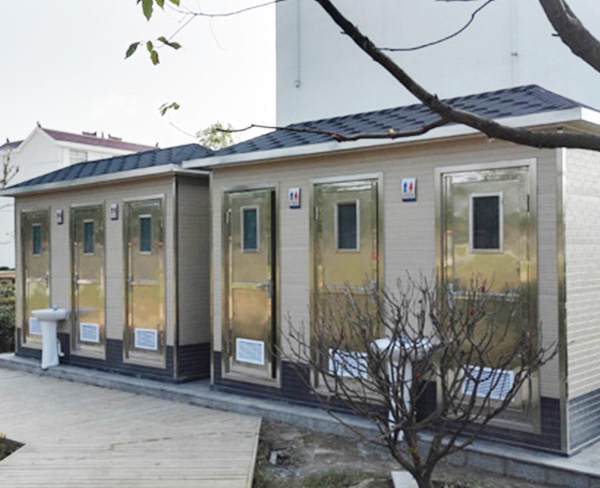 太和汽车露营地-移动厕所安装效果