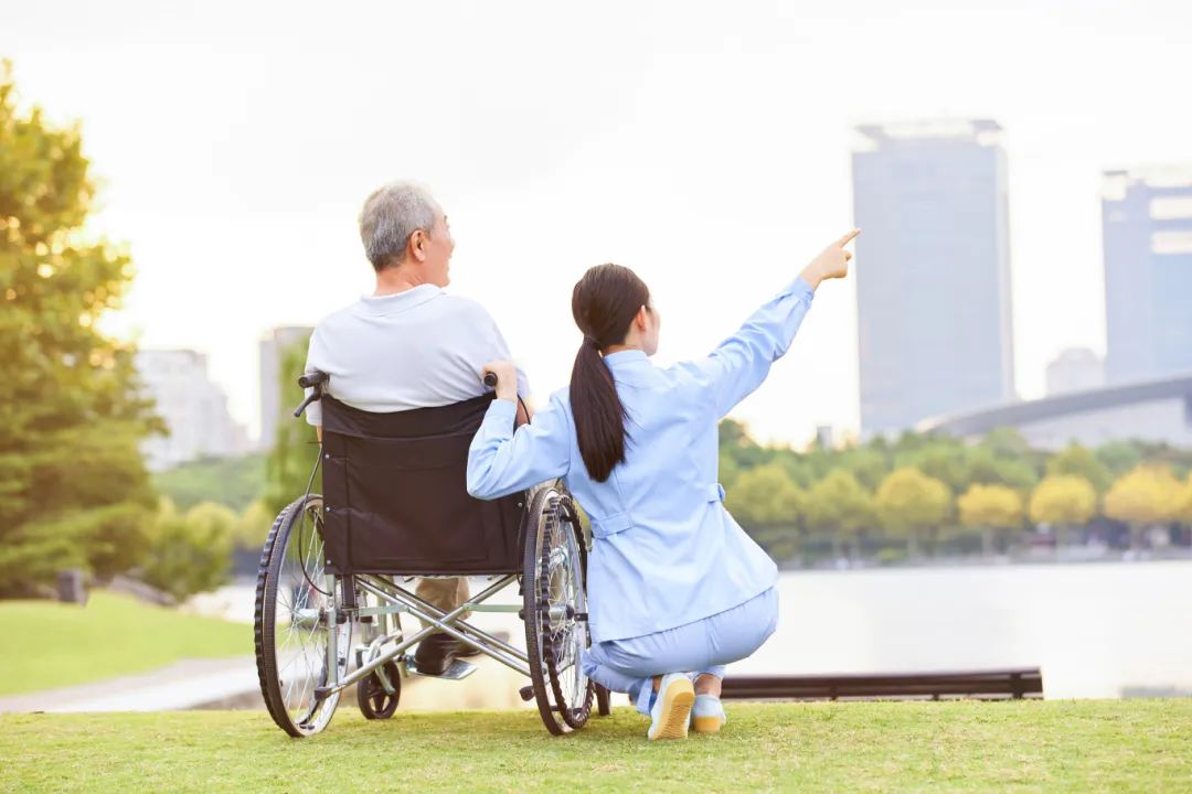 政策力挺，市场爆发！揭秘中国医养结合产业的黄金机遇